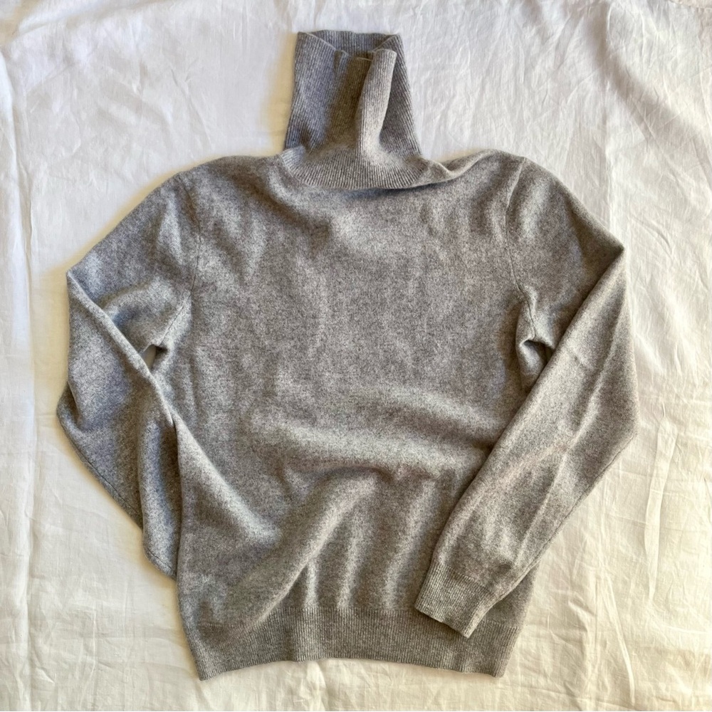 Saks Fifth Avenue 100% Cashmere Gray Turtleneck Sweater (S)